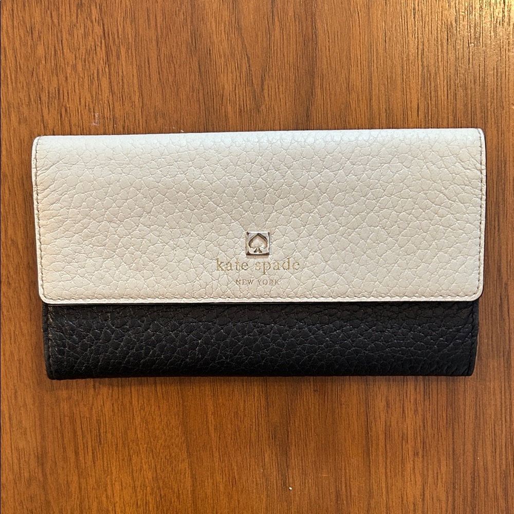 Kate Spade Two-Tone Black and Cream Wallet